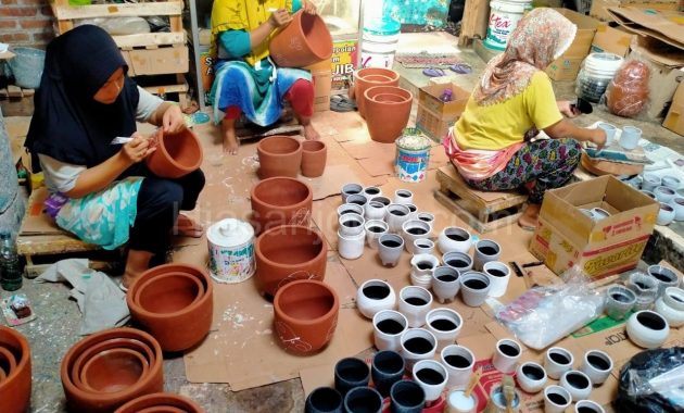 Jual Pot Gerabah Jogja Unik Pot Lukis Aneka Motif